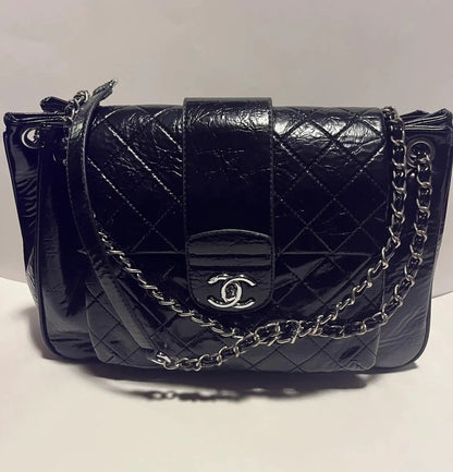 Lux Chanel handbag with Silver Chain Handle