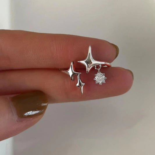 Anillo abierto de estrellas plateadas para mujer