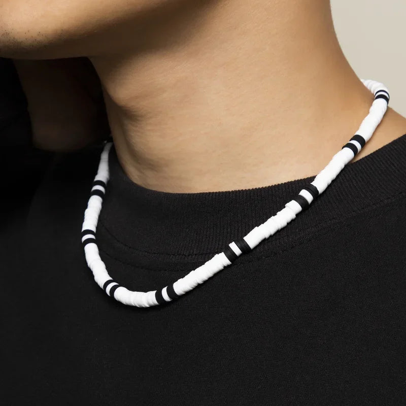 Collar simple en blanco y negro para mujer