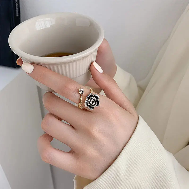 Anillo de acero con flor de rosa y cristal para mujer