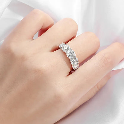 Bague entièrement moissanite plaquée 18 carats pour femmes