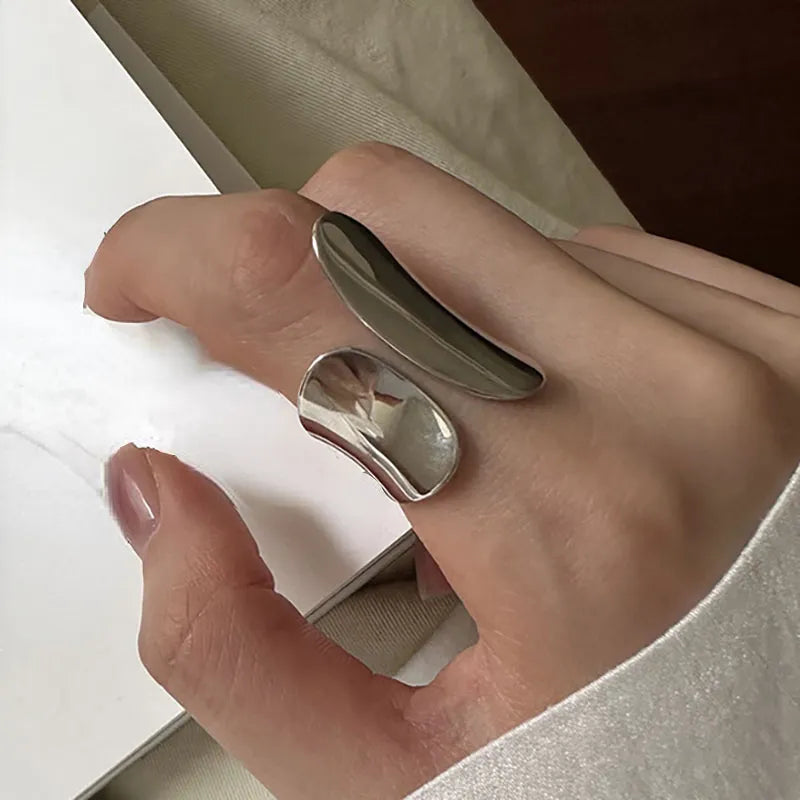 Anillos de joyería moderna para mujer.