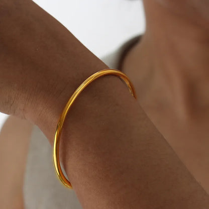 Circular Thin Non Fading Bracelets For Women's
