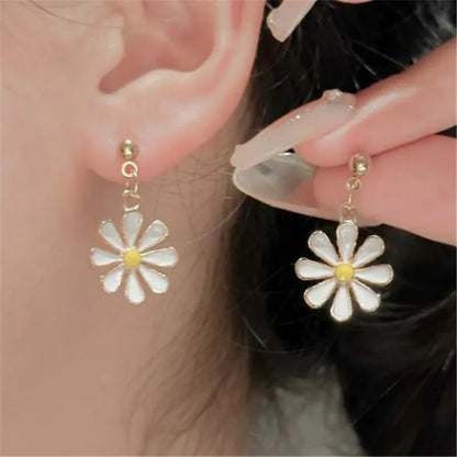 Small Daisy Flower Earrings