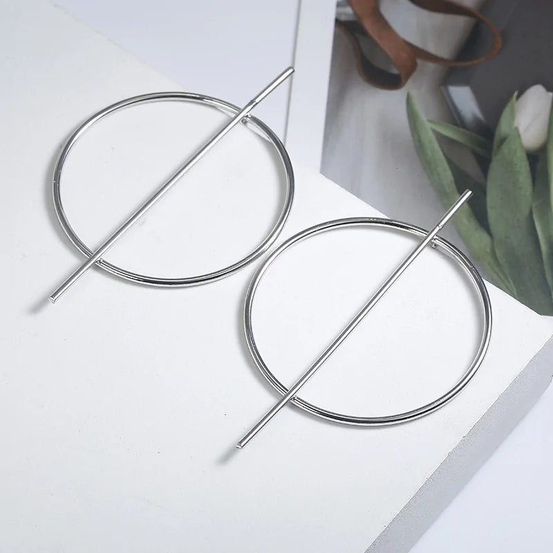 Minimalist Geometric Circle Earring