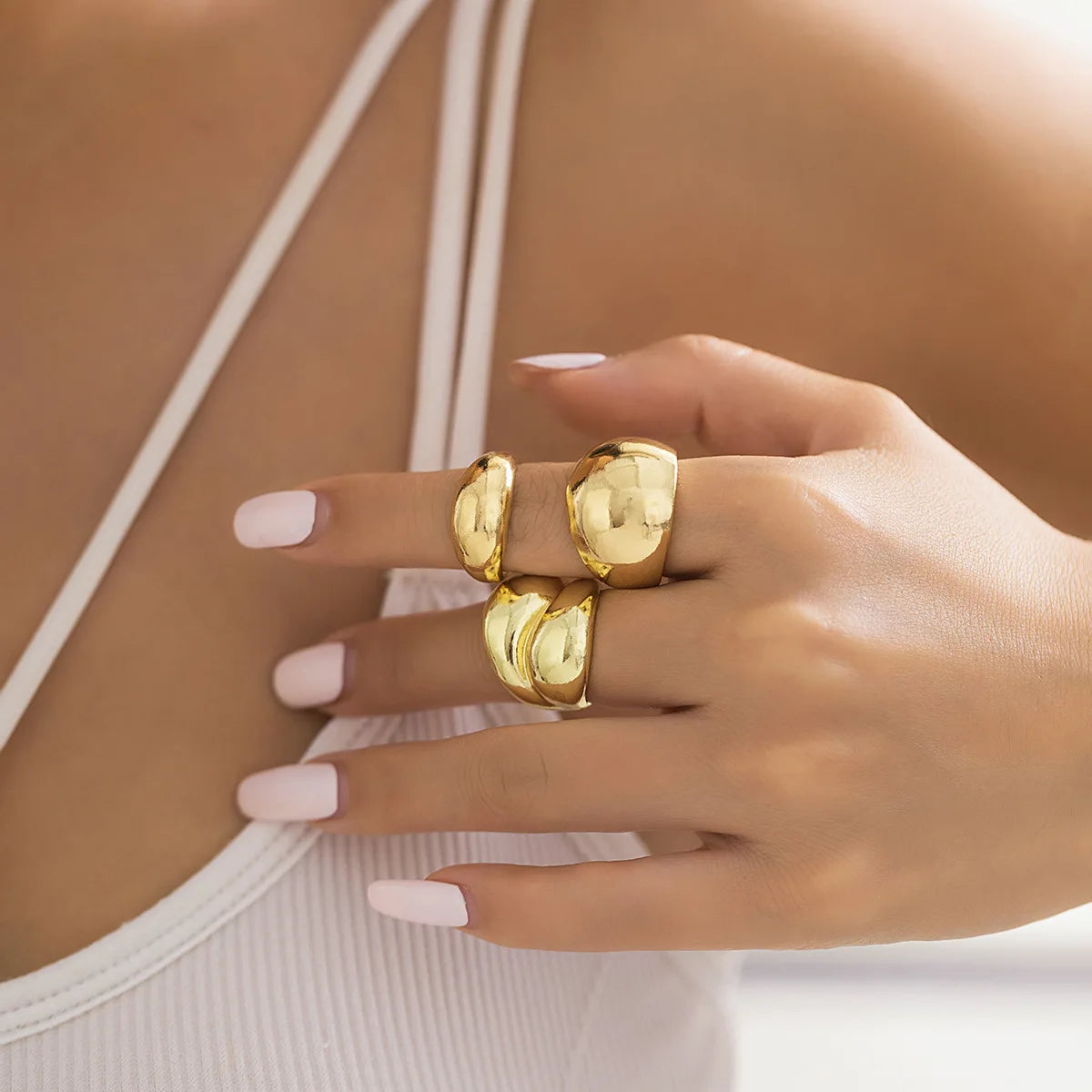 Anillos de metal chapados en oro de moda para mujer