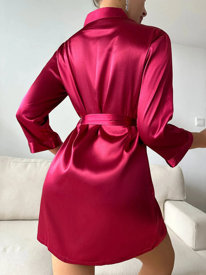 Robe de chambre courte en satin à col en V pour femme