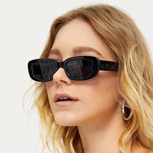 Lunettes de soleil rectangulaires à la mode pour femmes