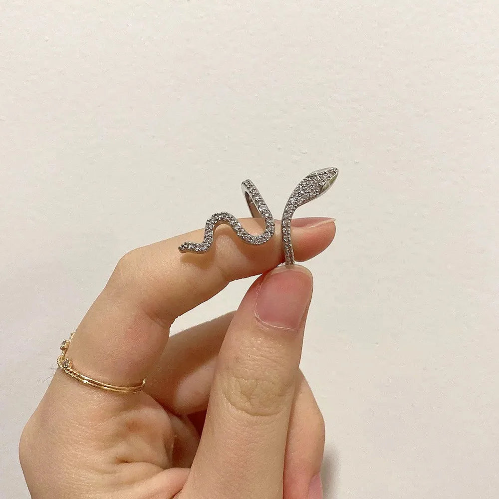 Anillo de serpiente de diamantes de imitación de moda para mujer