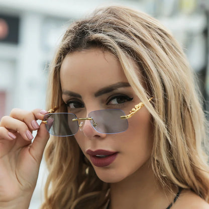 Lunettes de soleil rectangulaires à la mode pour femmes