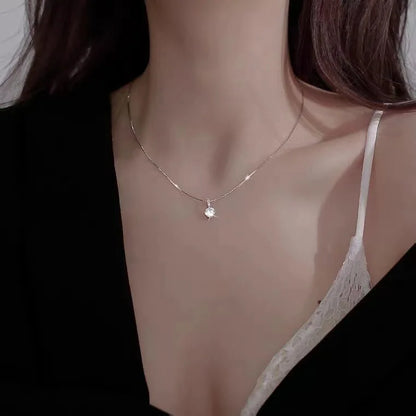 Shiny Necklaces For Women's